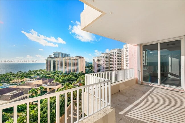 Building Photo - 781 Crandon Blvd