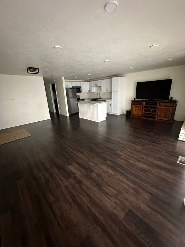 Building Photo - Great  2 Bed 2 Bath Apartment in Murray