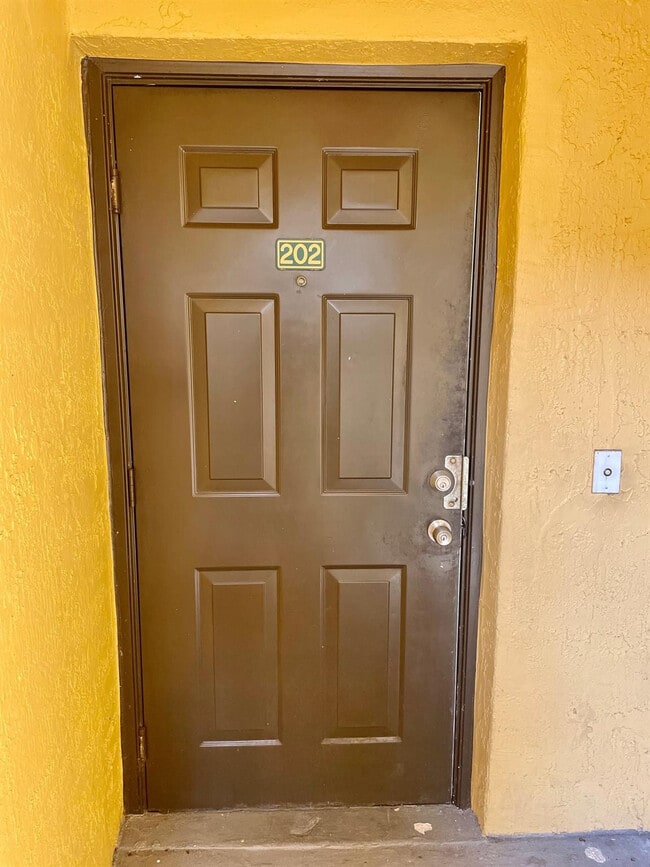 Foto del edificio - 9615 NW 1st Ct
