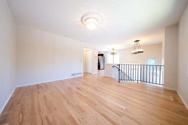 Building Photo - 1618 Johnson St NE