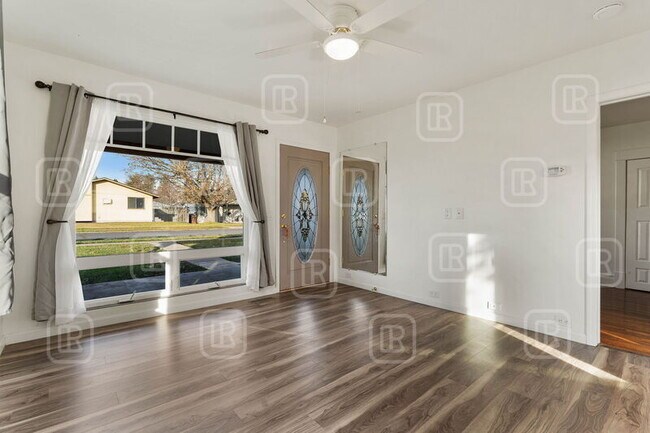 Foto del edificio - 408 East Olympic Avenue