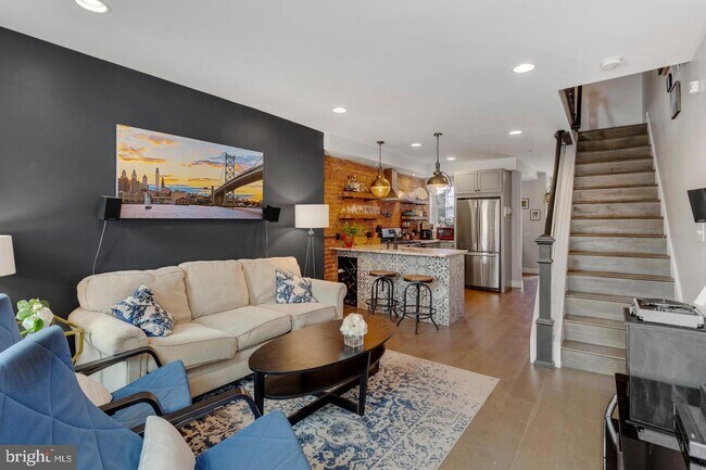 Building Photo - 2630 E York St