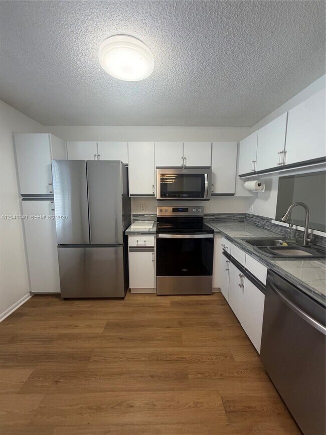 Foto del edificio - 3031 Holiday Springs Blvd