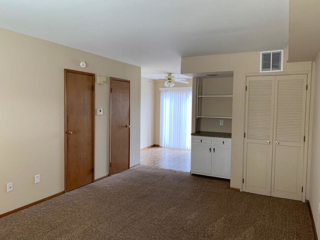 Foto del edificio - 256 Otterbein Drive APt. A