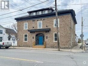 Building Photo - 5-105 Clothier St W