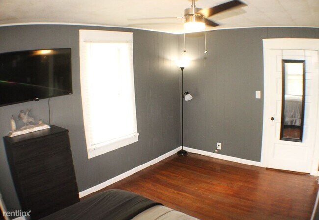 Foto del edificio - 3 br, 1 bath House - 7250 S Strain Ridge Rd
