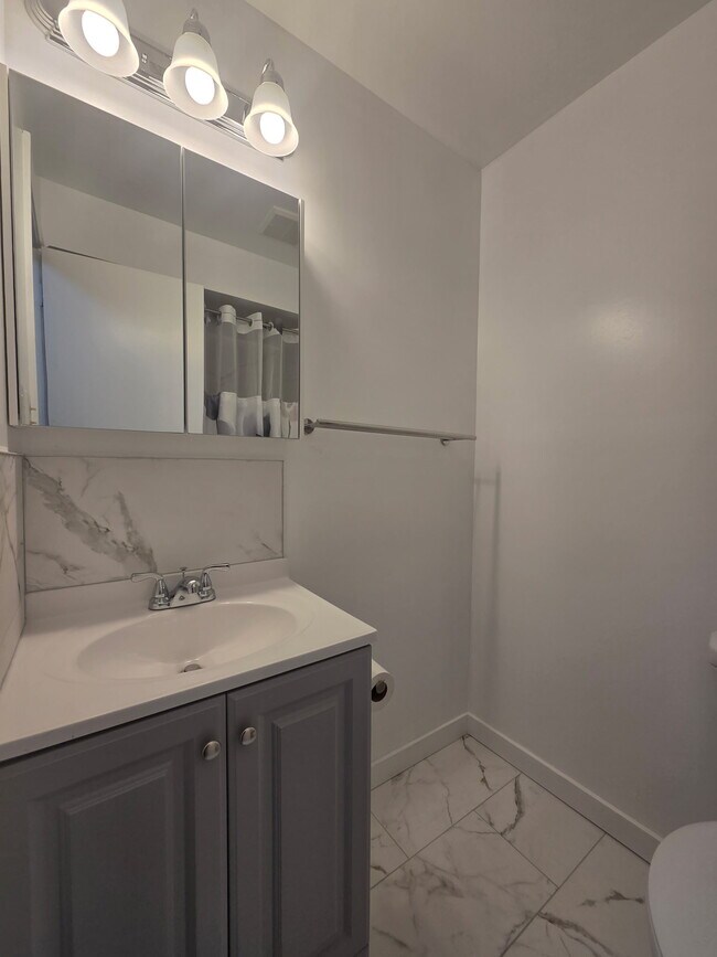 Foto del edificio - 1724 Rachael St