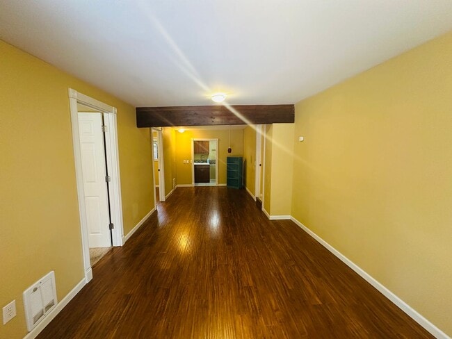 Building Photo - Charming 2-Bedroom Home Near Lake Padden