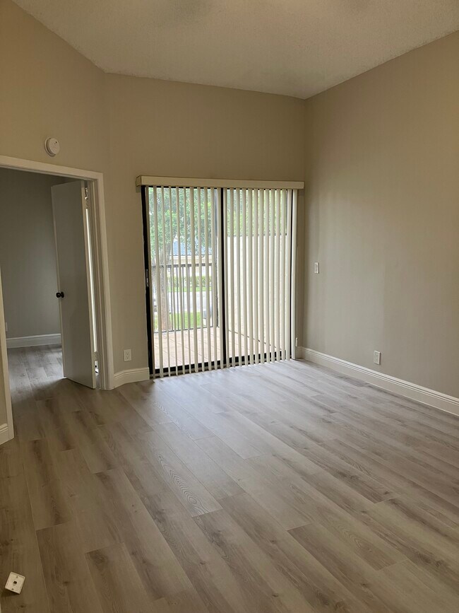 Sala de estar - 8042 NW 15th Mnr