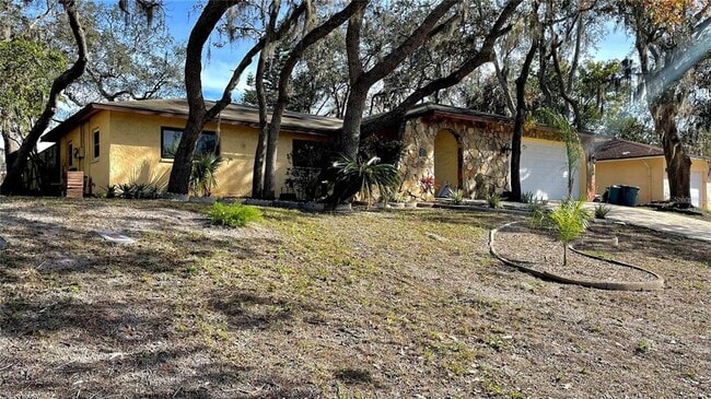 Building Photo - 8748 Forest Lake Dr