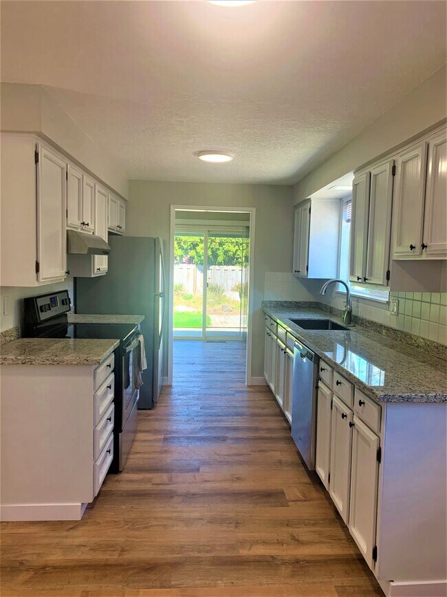 Foto del edificio - Desirable Cascade Park Location with Many ...