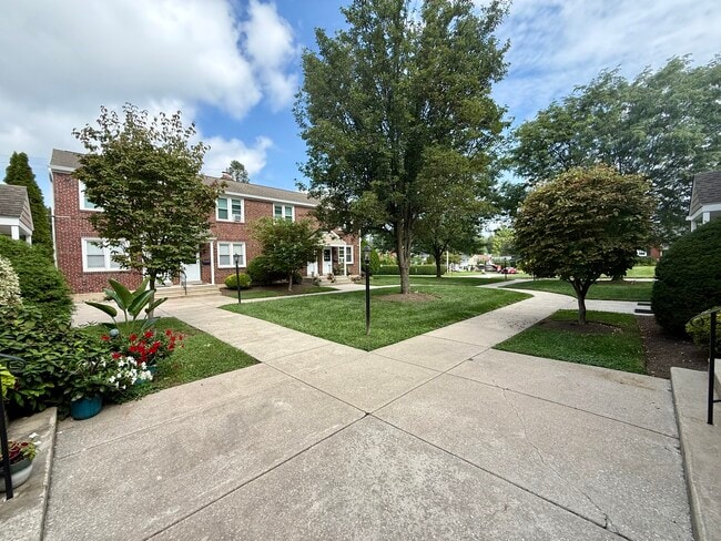 Building Photo - 3526 Rhoads Ave
