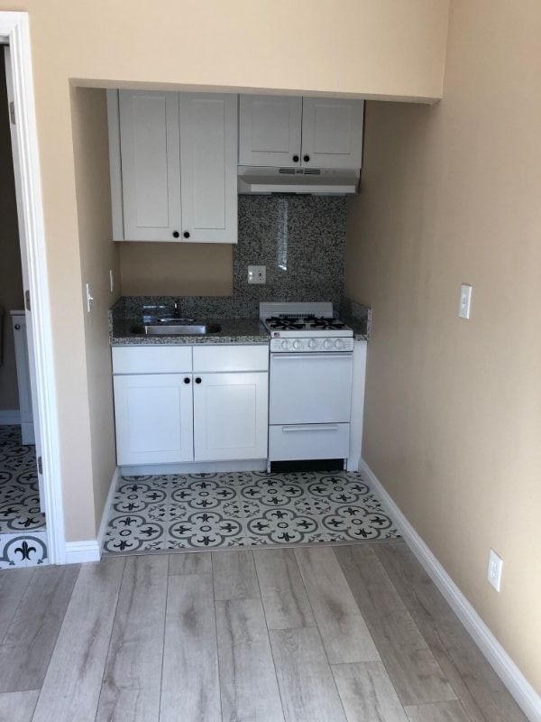 Photo - 932 W Highland St Apartment