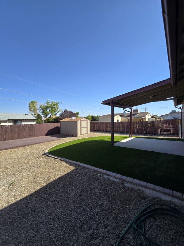Building Photo - 8160 E Loos Dr