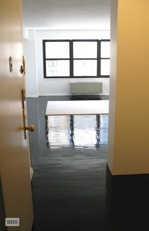 Primary Photo - 140 E 56th St