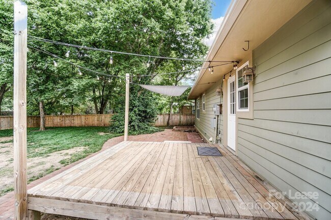 Foto del edificio - 2715 Springway Dr