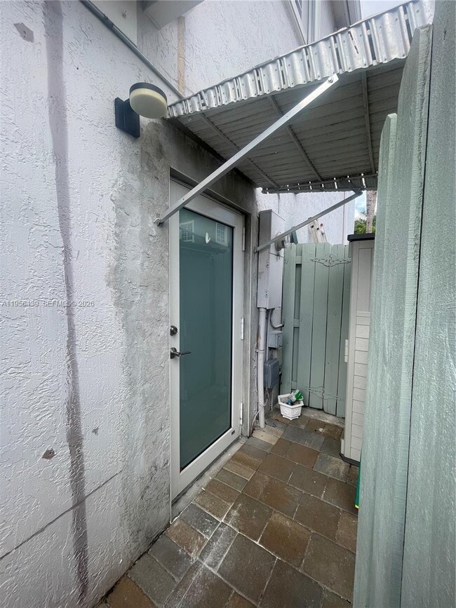 Foto del edificio - 12715 NW 7th St