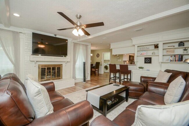 Foto del edificio - 13 Woodhaven Wood Dr