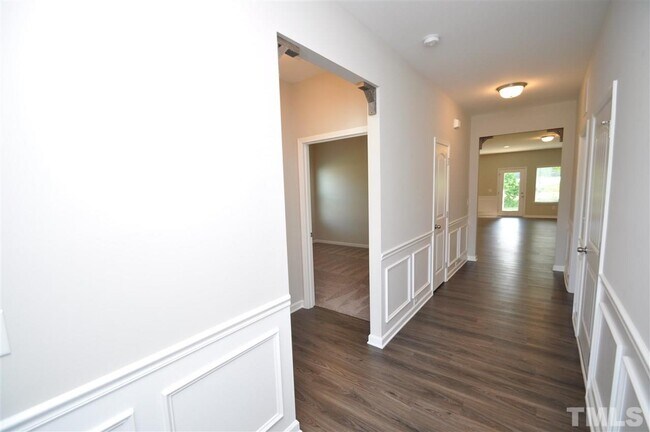 Foto del edificio - 225 Theys Mill Way