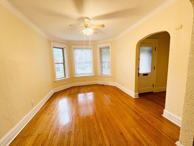 Building Photo - 5355 N Glenwood Ave