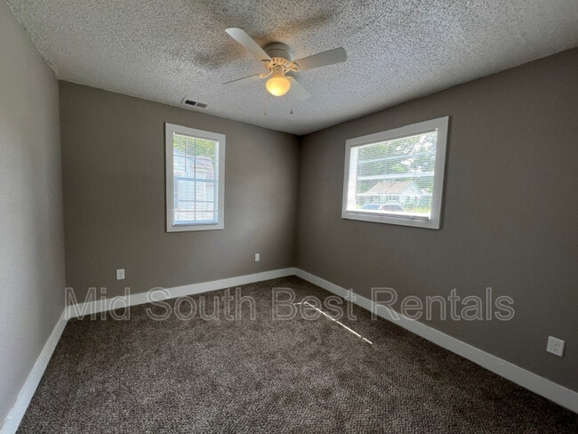 Building Photo - 4062 Wales Ave