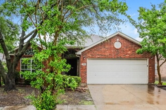 Building Photo - 5002 Wordsworth Dr