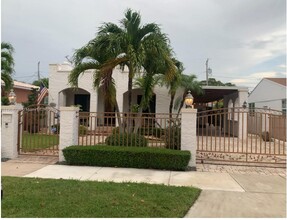 Building Photo - 2271 SW 25th St