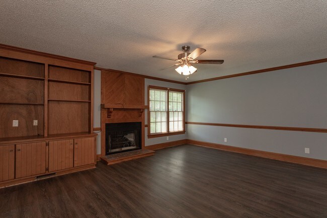 Foto del edificio - 1205 Opossum Trot Ln