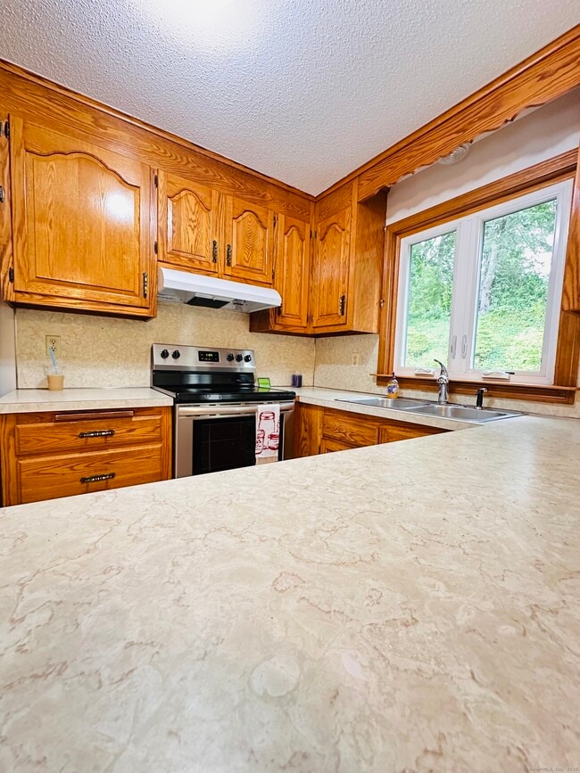 Foto del edificio - 61 Sandy Brook Dr