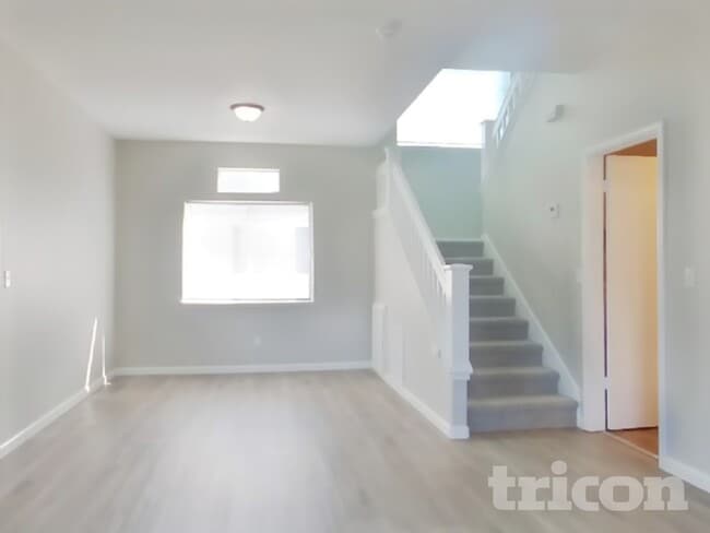 Building Photo - 301 Zachary Dr