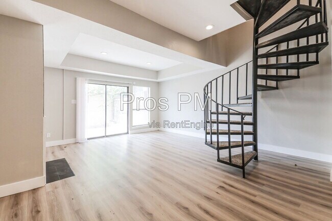 Building Photo - 14140 Haymeadow Dr