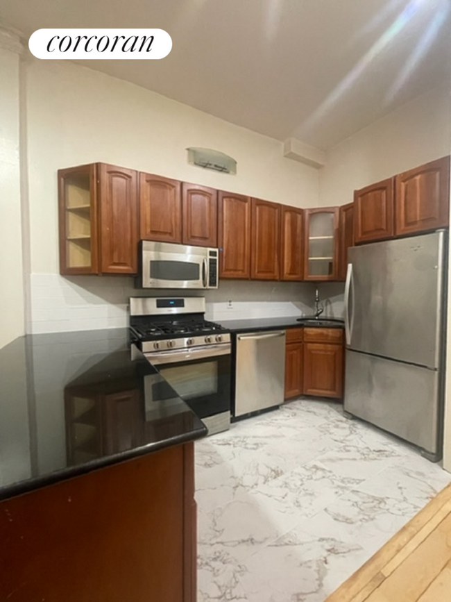 Building Photo - 527A Macon St