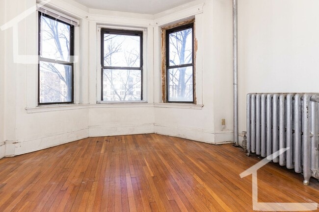 Photo - Great deal! 3-bed, 1 Bath in Allston on The B Line; Heat/HW Incl! Apartment