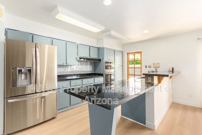 Building Photo - 1113 E Broadmor Dr