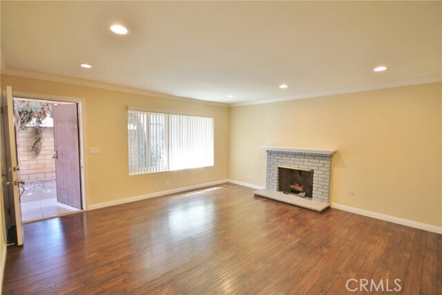 Building Photo - 1005 S Olive Ave