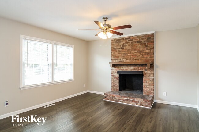 Foto del edificio - 4305 Sunnyside Dr