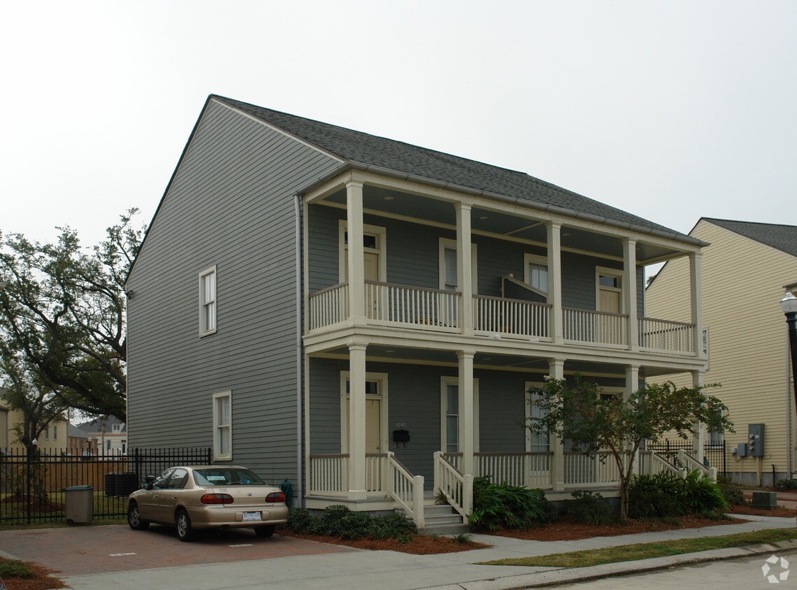 1820 Chippewa St Park, New Orleans, LA 70130 Apartments in New
