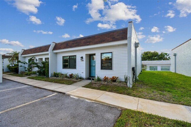 Foto del edificio - 9032 Mission Oaks Blvd