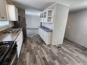Building Photo - 571 Delaware