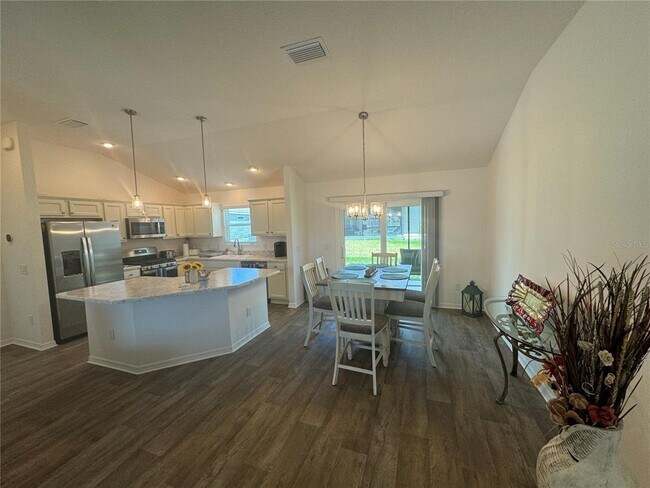Building Photo - 3152 Ely Cir