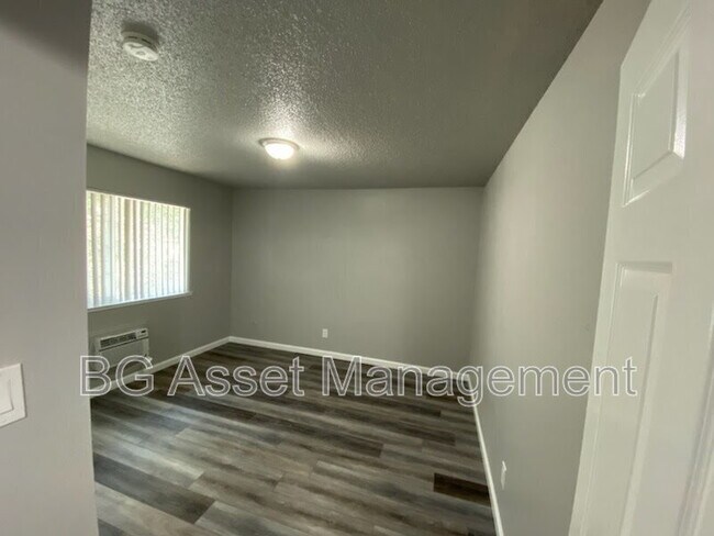 Foto del edificio - 2417 Northrop Ave