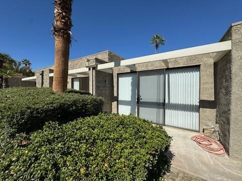 Building Photo - 837 N Calle De Pinos