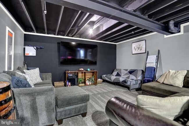 Foto del edificio - 1704 Scenic Manor Dr