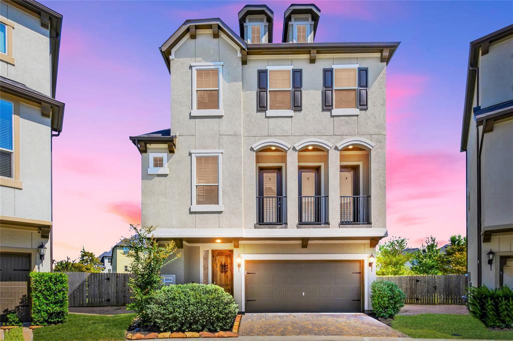 10004 Hidden Cliff Dr, Houston, TX 77080