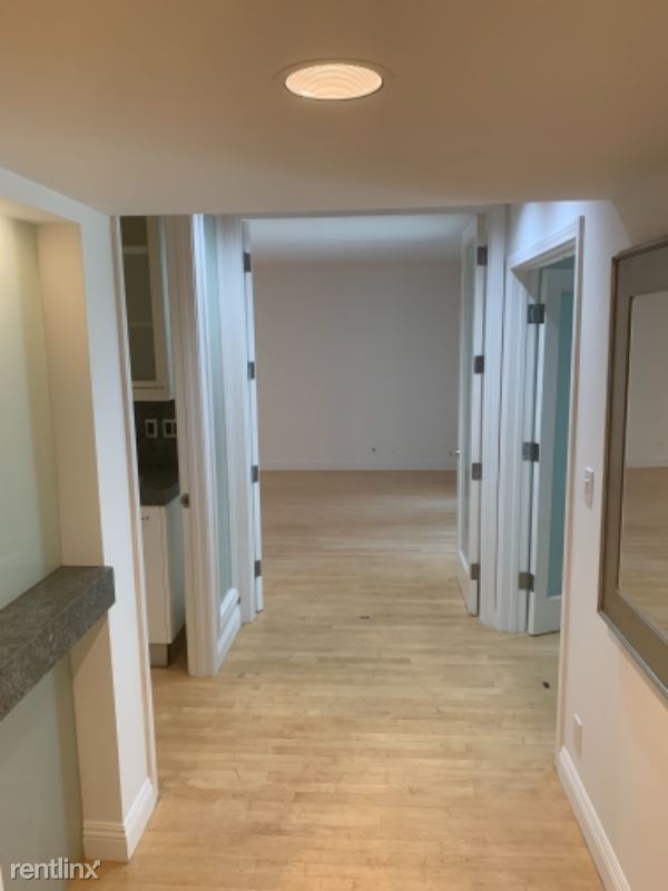 Building Photo - 2 br, 2.5 bath Condo - 8693 Burton Way