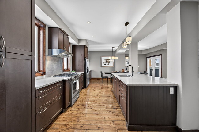 Building Photo - 119 Venture Boulevard