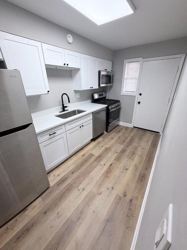 Foto principal - 5425 Whitlock Rd