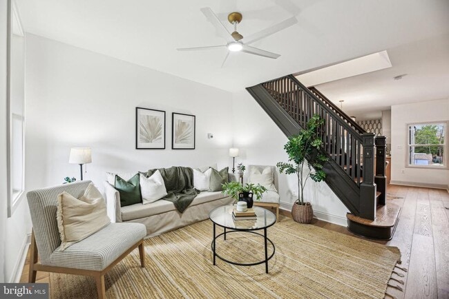 Building Photo - 3348 Chestnut Ave