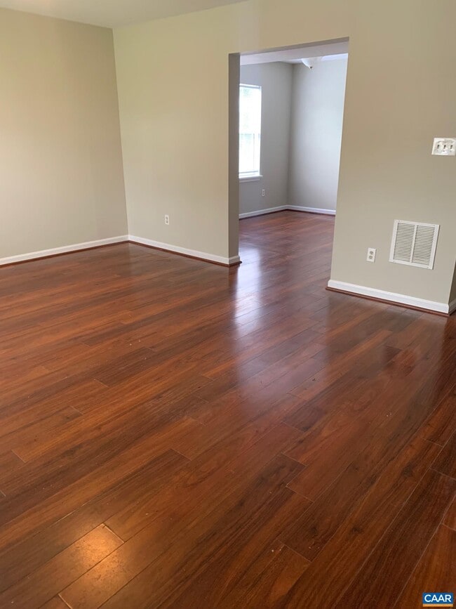 Foto del edificio - 4743 Wren Ct