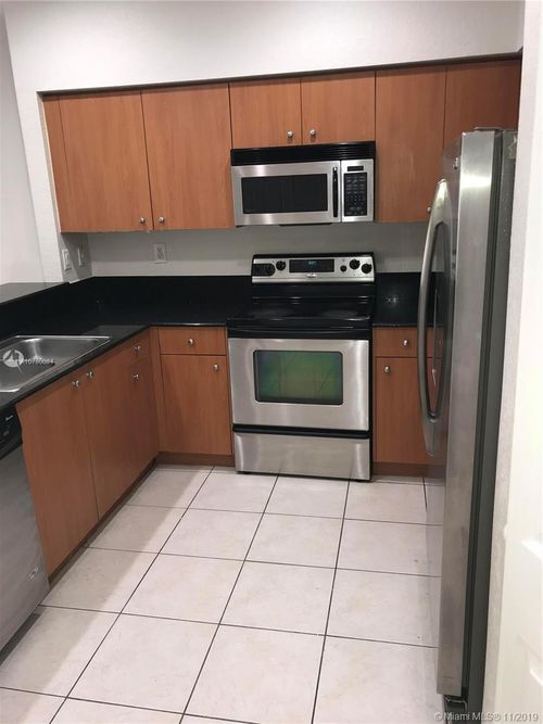 Foto del edificio - 8325 SW 26th St
